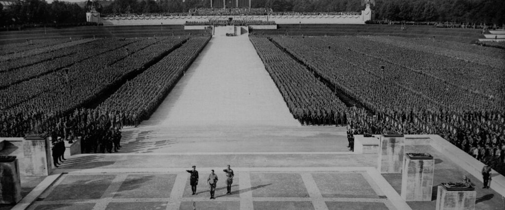 Adolf Hitler: Razkritje diktatorja - S1E4 - Gospodar vojne?
