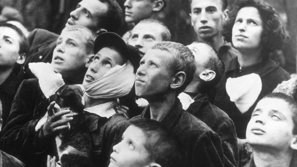 2. svetovna vojna: Pekel na Zemlji — S1E5 — Nikoli se ne bom oziral nazaj